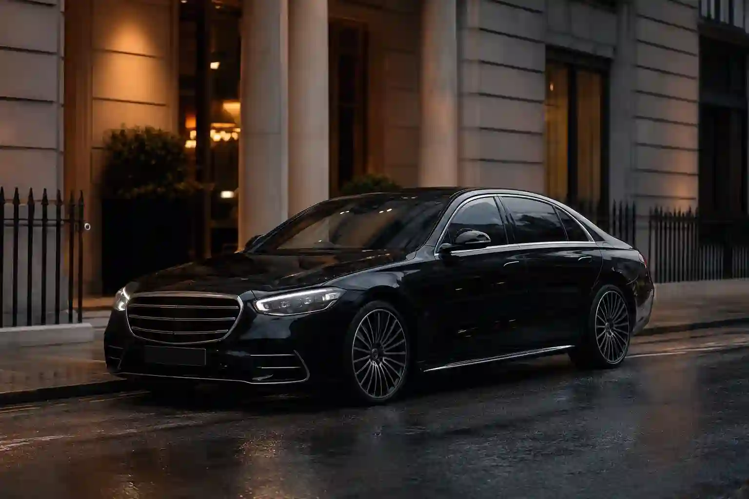Chauffeur Class executive vehicle from the published Dynamic Cars fleet